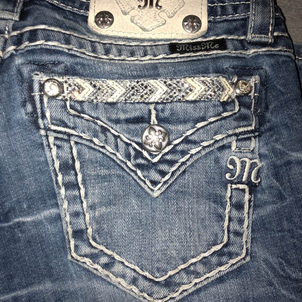 Miss Me slim boot jean slightly distressed